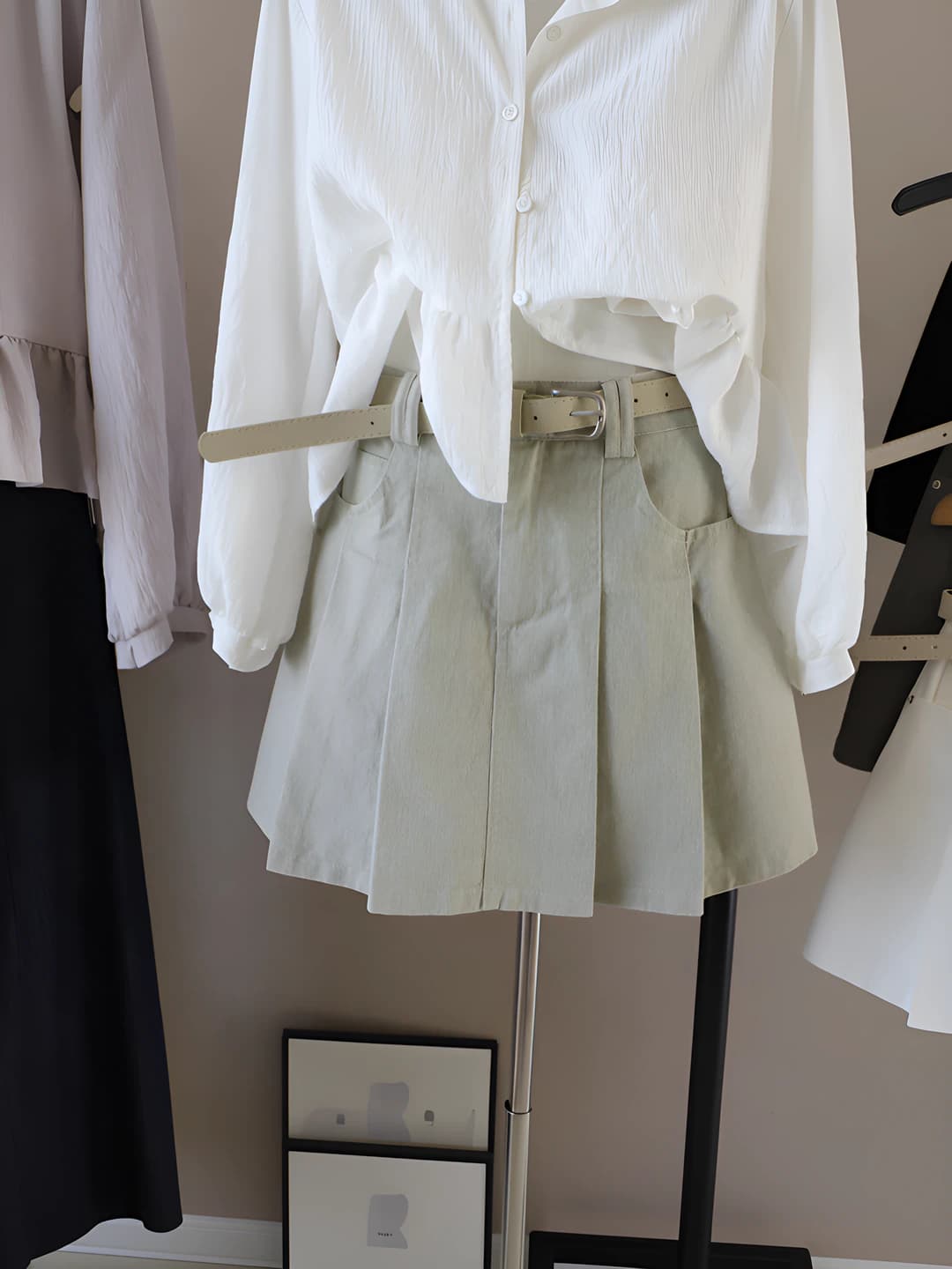 Women's high waist slimming pleated mini skirt in Korean style for spring-summer