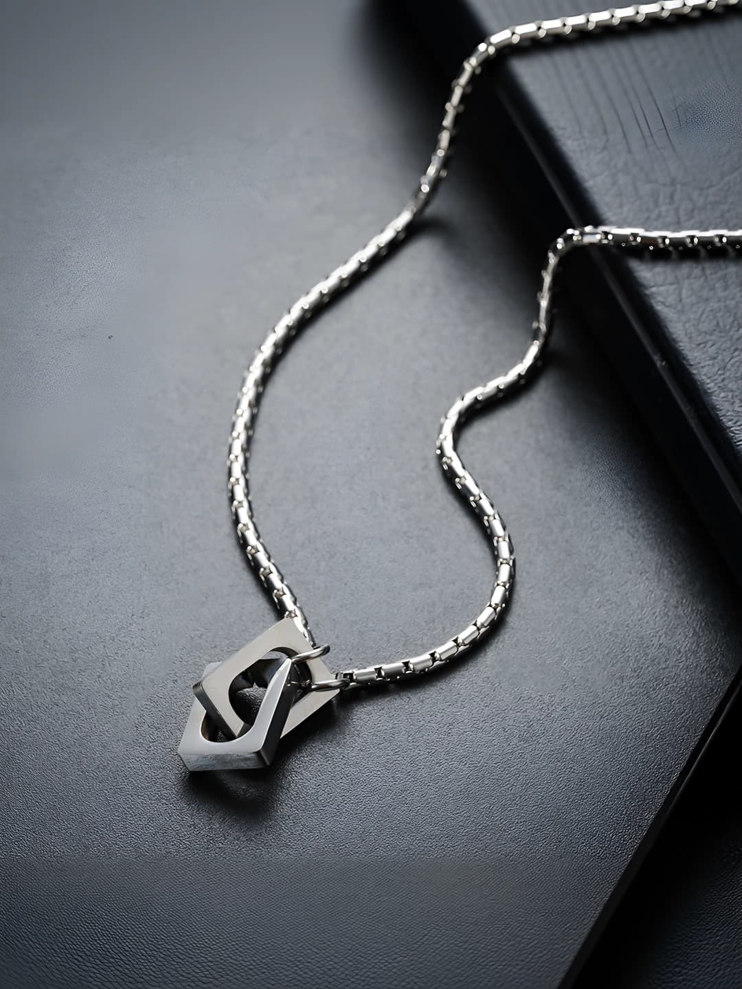 Double ring necklace