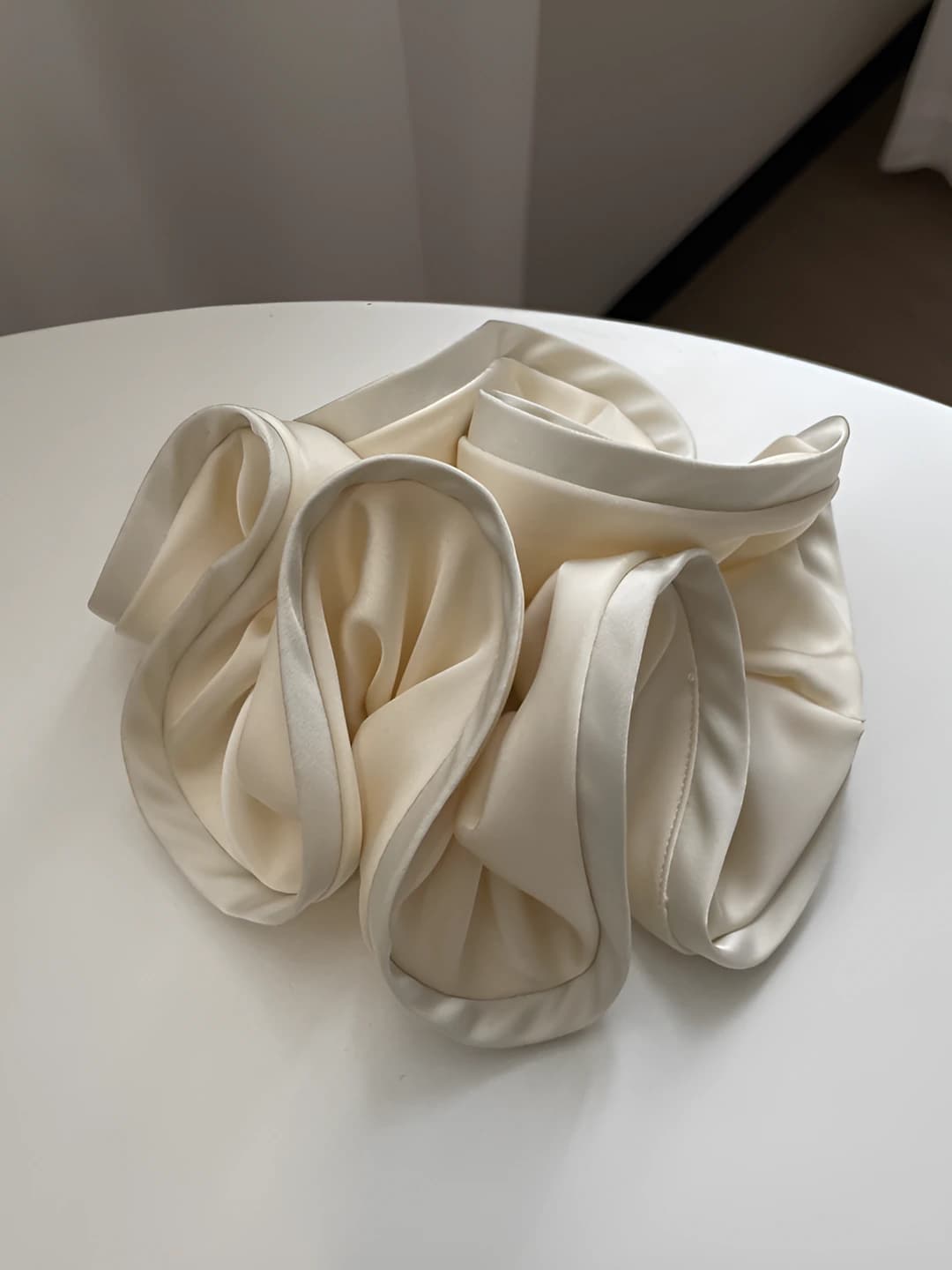 Ruffled scrunchie - Off-white