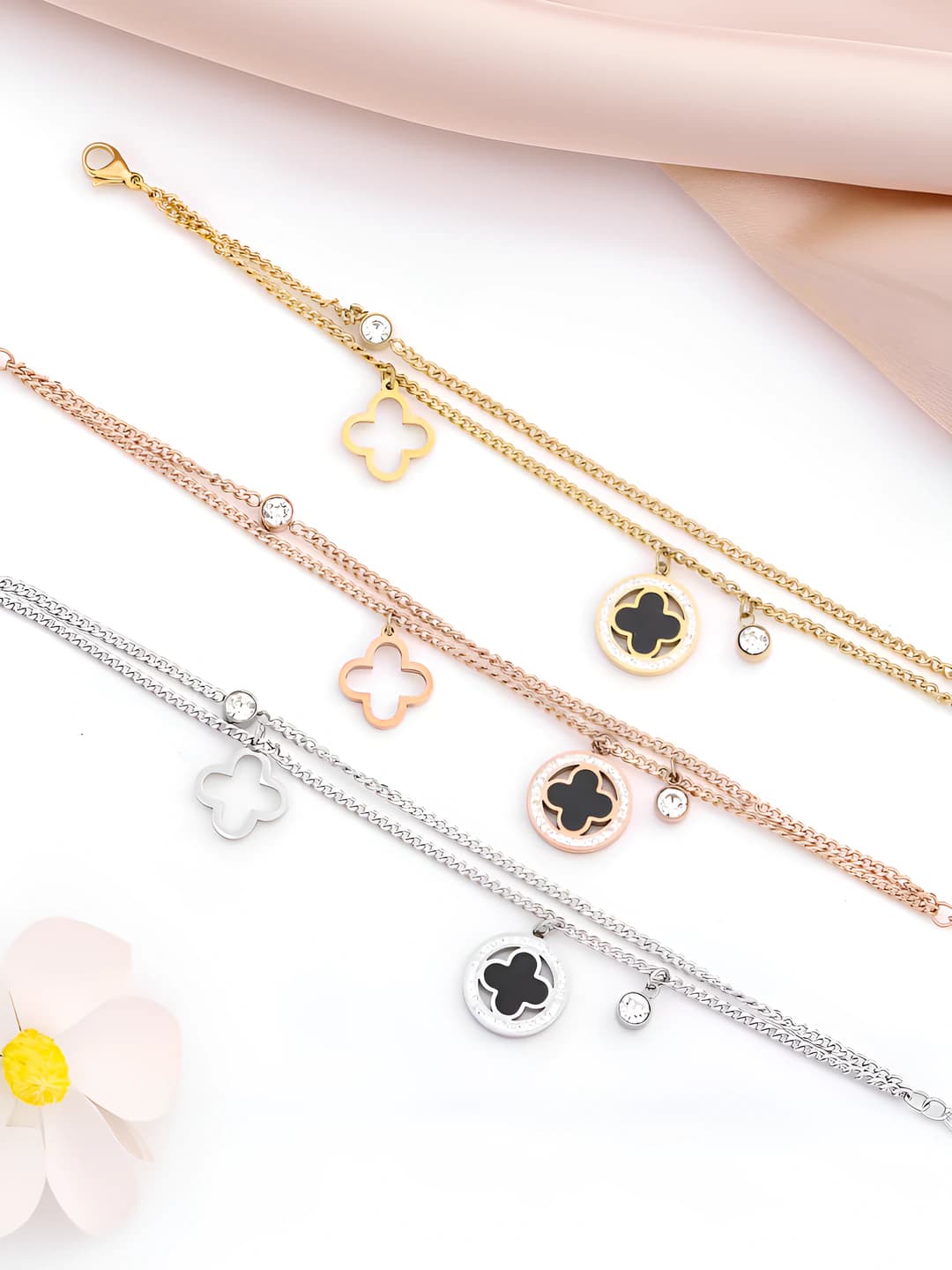 Women's titanium steel bracelet in Korean style with five-leaf clover, non-fading jewelry