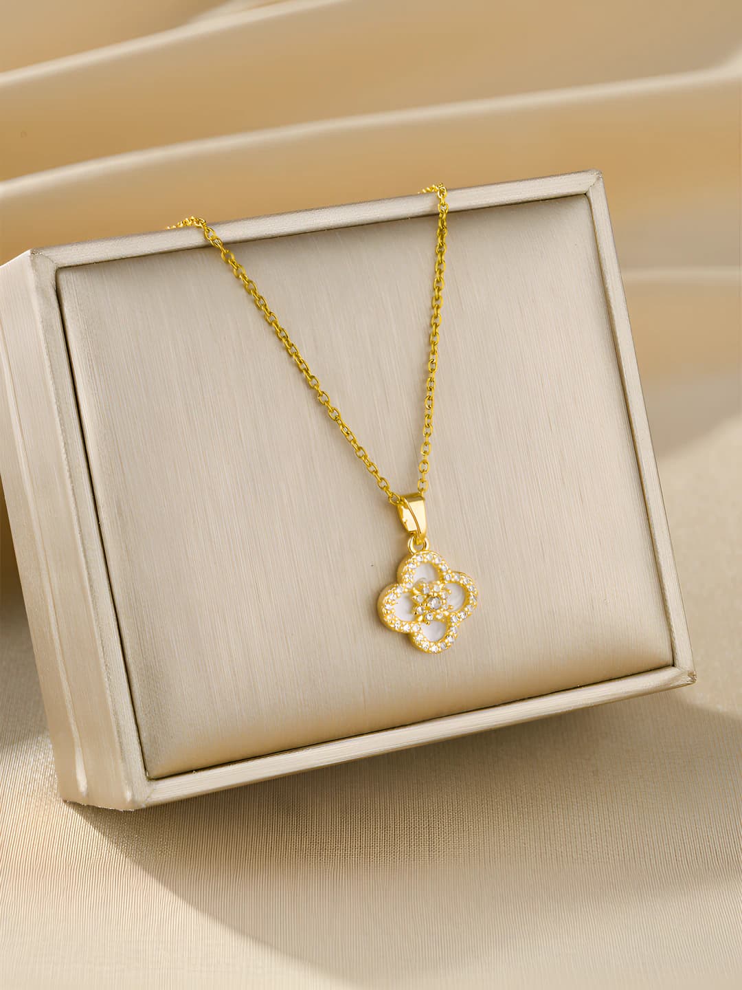 1014-Gold white