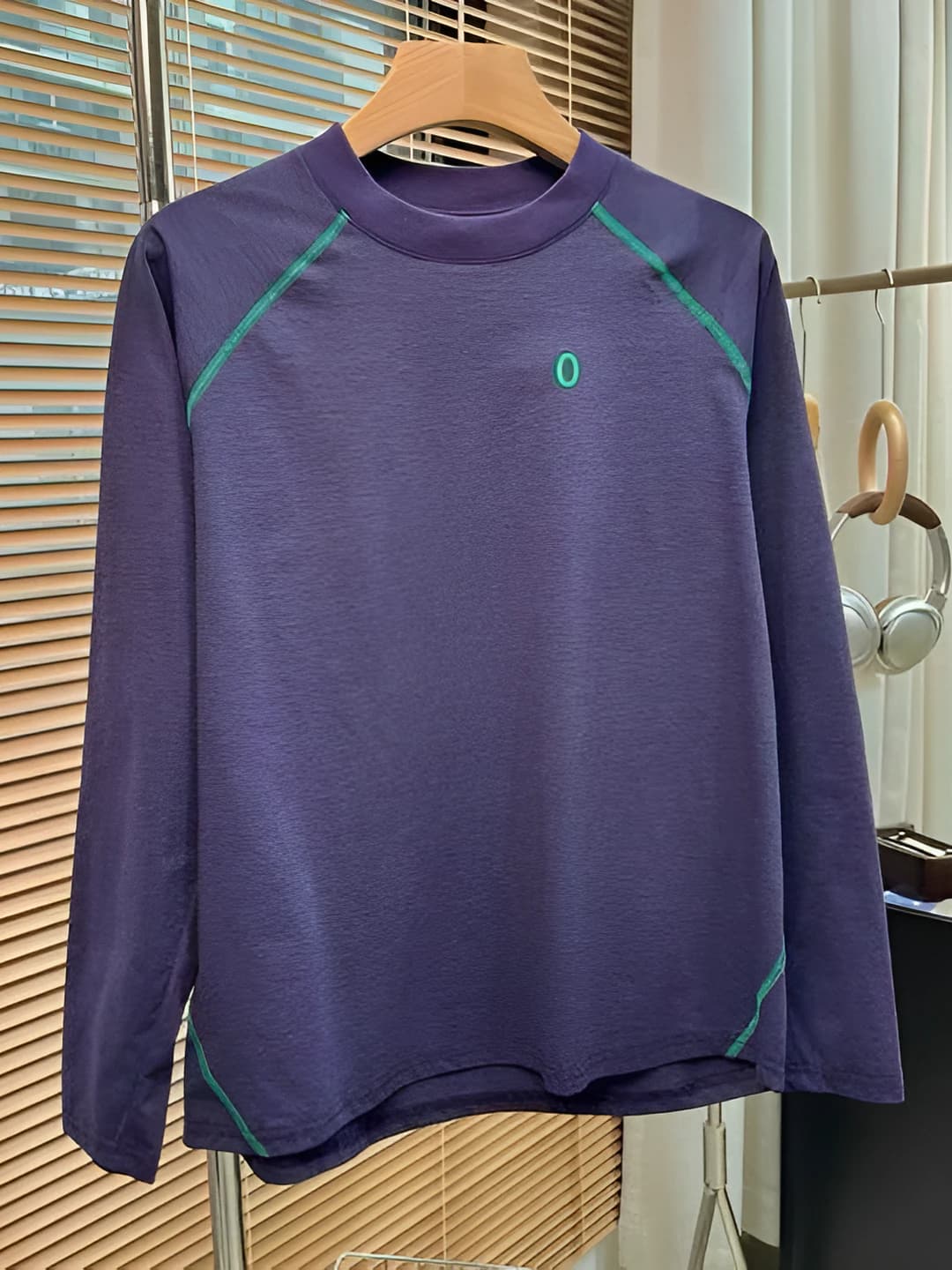 Violet, stand collar (68 cm)