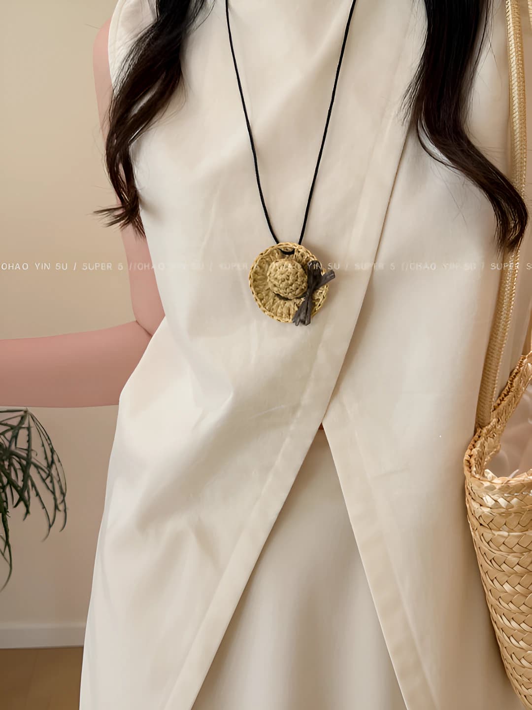 Hat necklace