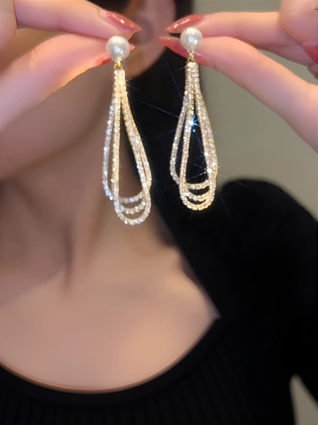 Women's long teardrop dangle earrings with full rhinestone and pearl, tassel design