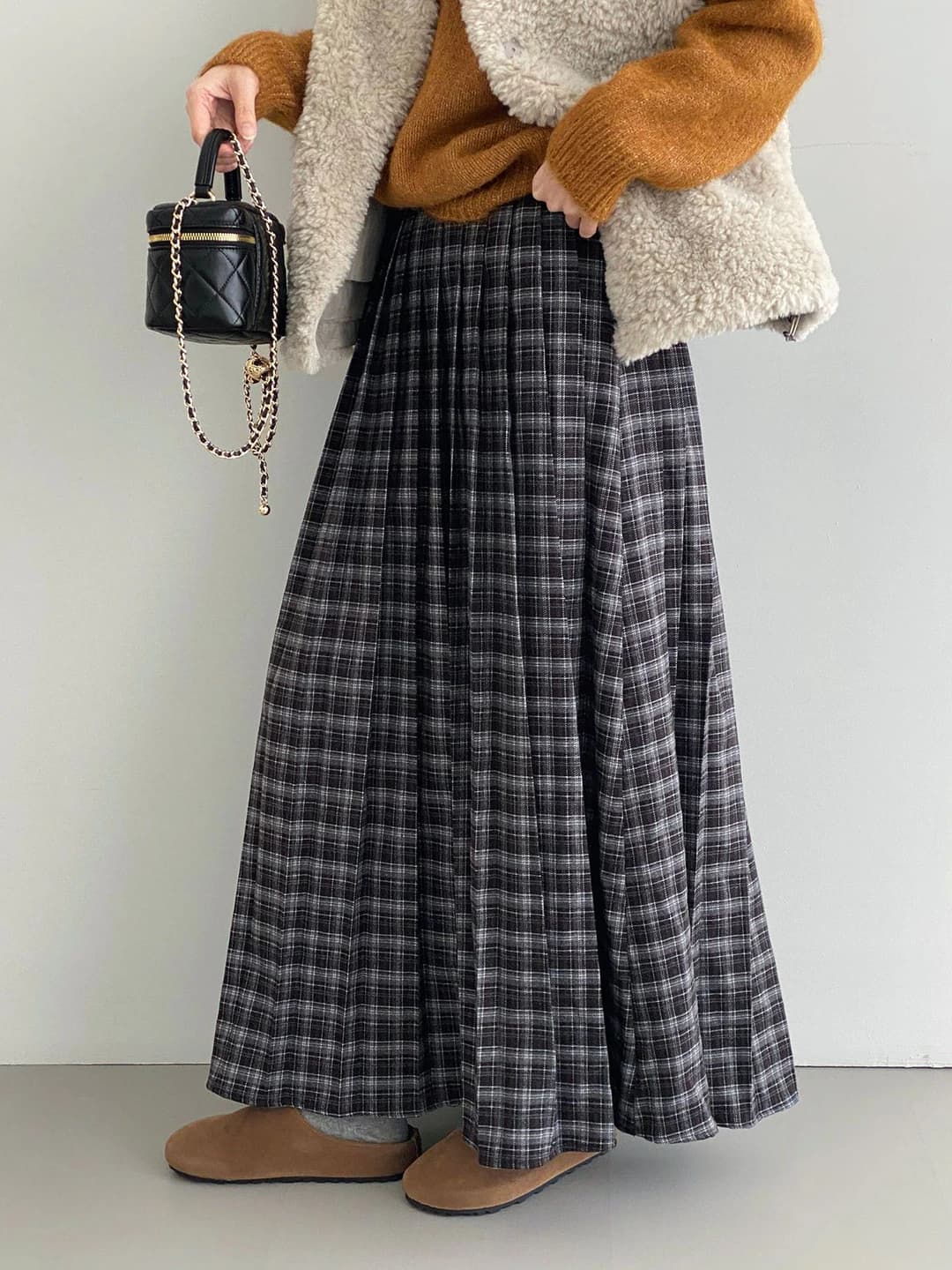 Black and grey plaid