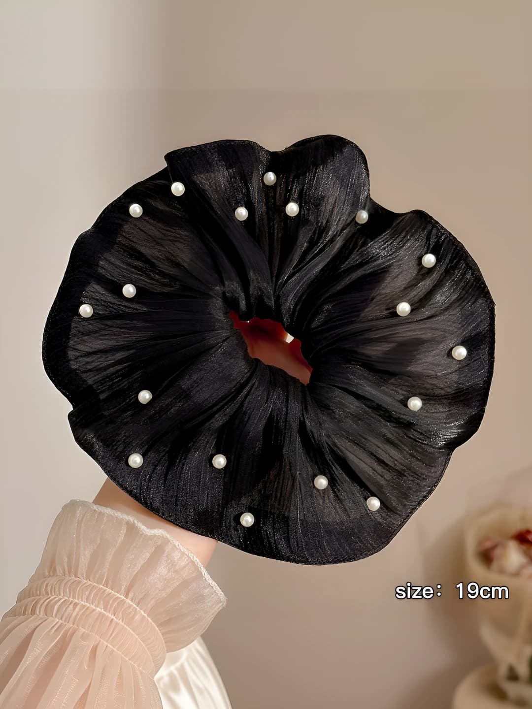 2# Black pearl ruffle 20 cm