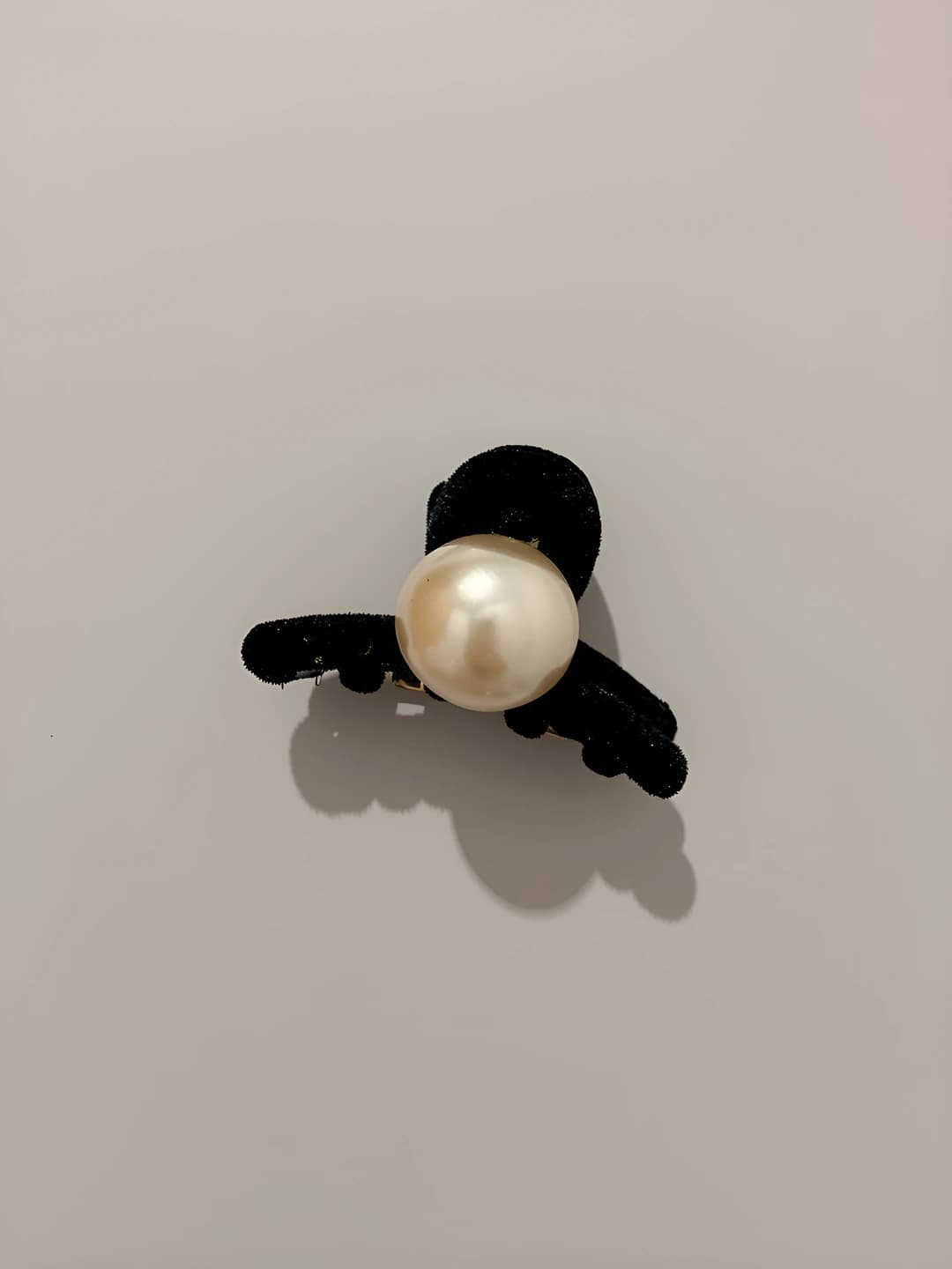 2# Champagne pearl velvet claw clip 4 cm