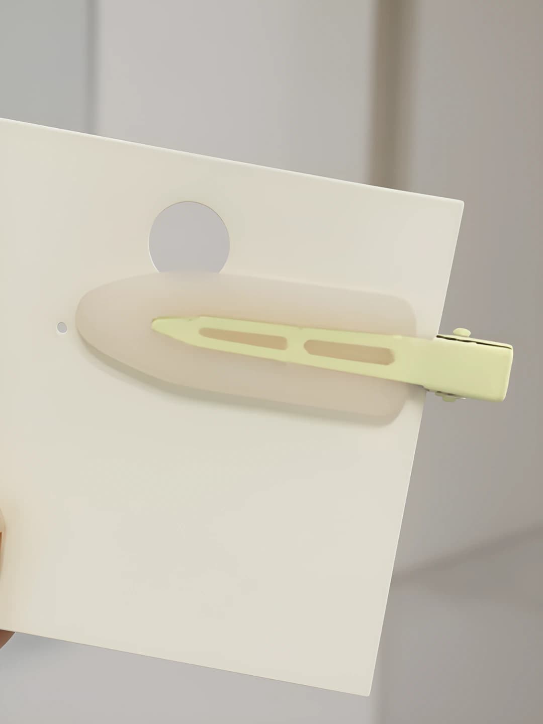 1# Off-white, ~6.5cm