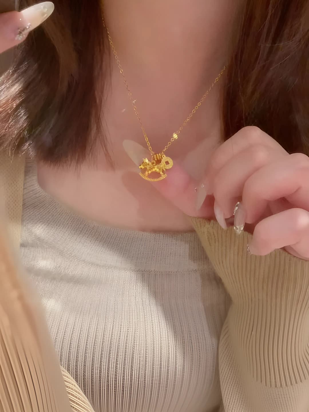 Women's retro handmade multi-layer horse pendant necklace