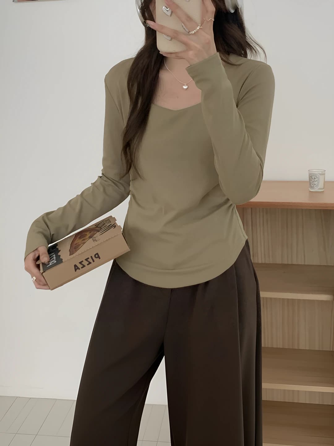 Women's long-sleeve base top with low neckline, slim fit, solid colour, spring-autumn