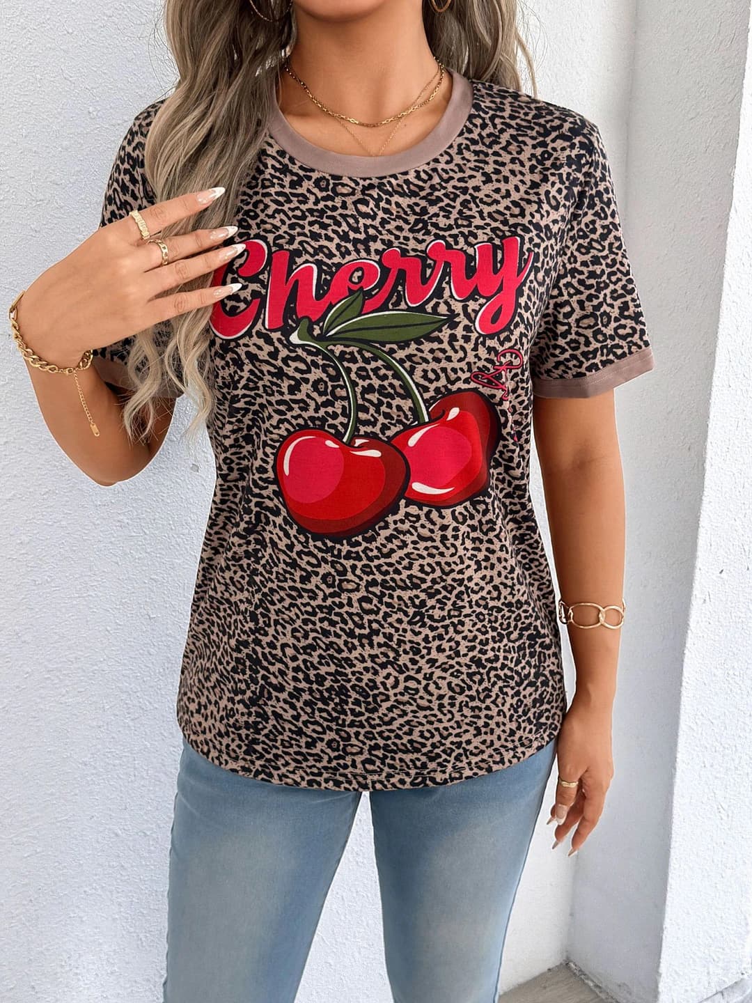 Women's crew neck, short sleeve, printed, loose fit t-shirt