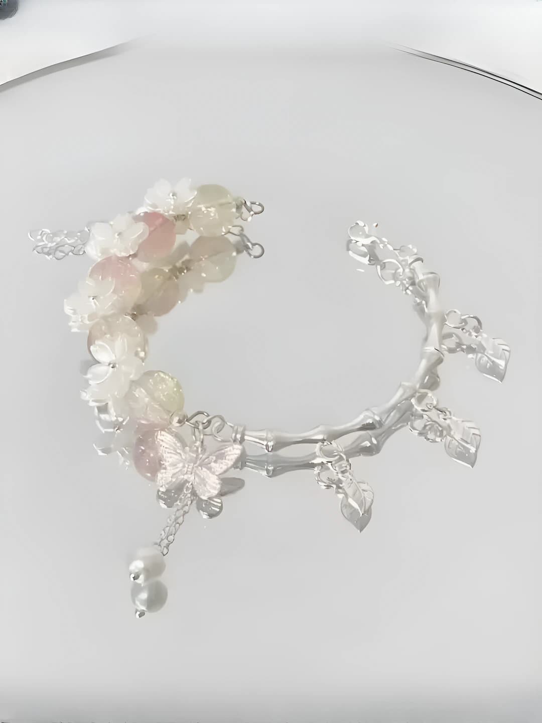 Women's Korean style glass bracelet, design element for students