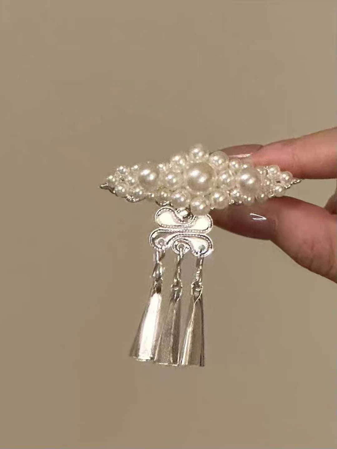 White moonlight silver pearl fringe hair clip