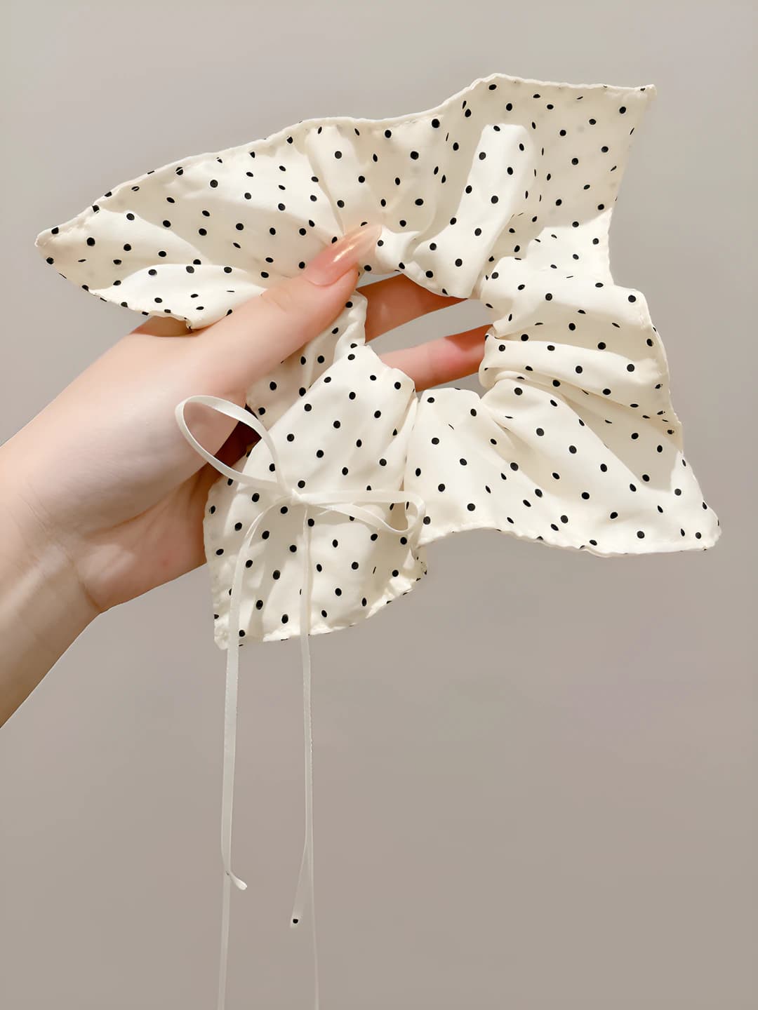 Polka dot bow, 22 cm