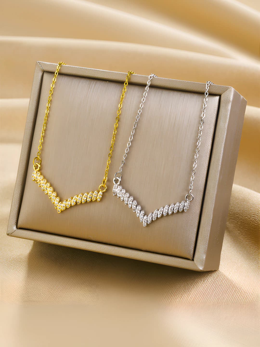 Women's titanium steel jewelry: large letters with full zircon micro-setting, shiny O chain, 41-50 cm, 5.3 g