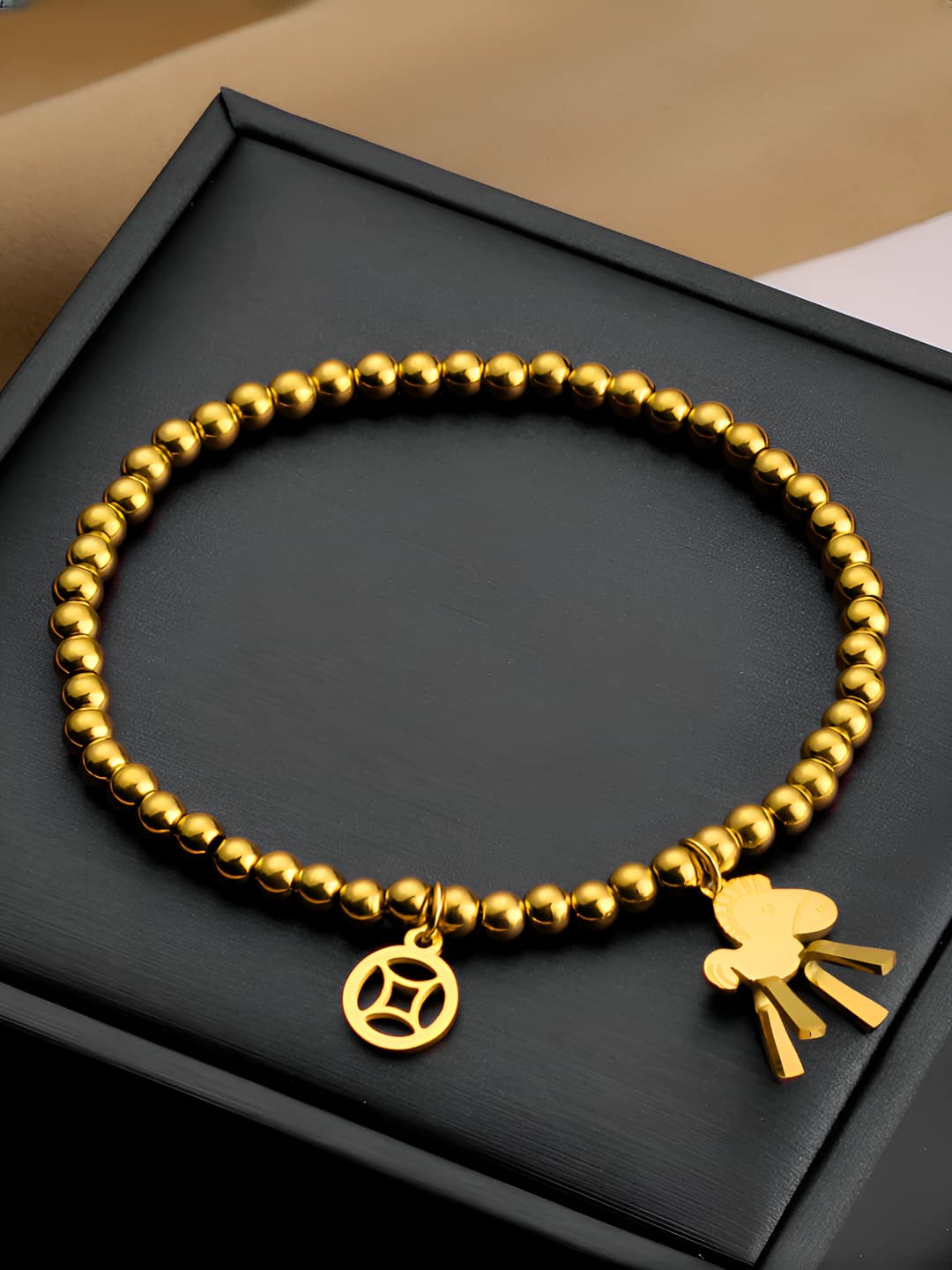 Women's stretch titanium steel bracelet in Korean style with heart design element