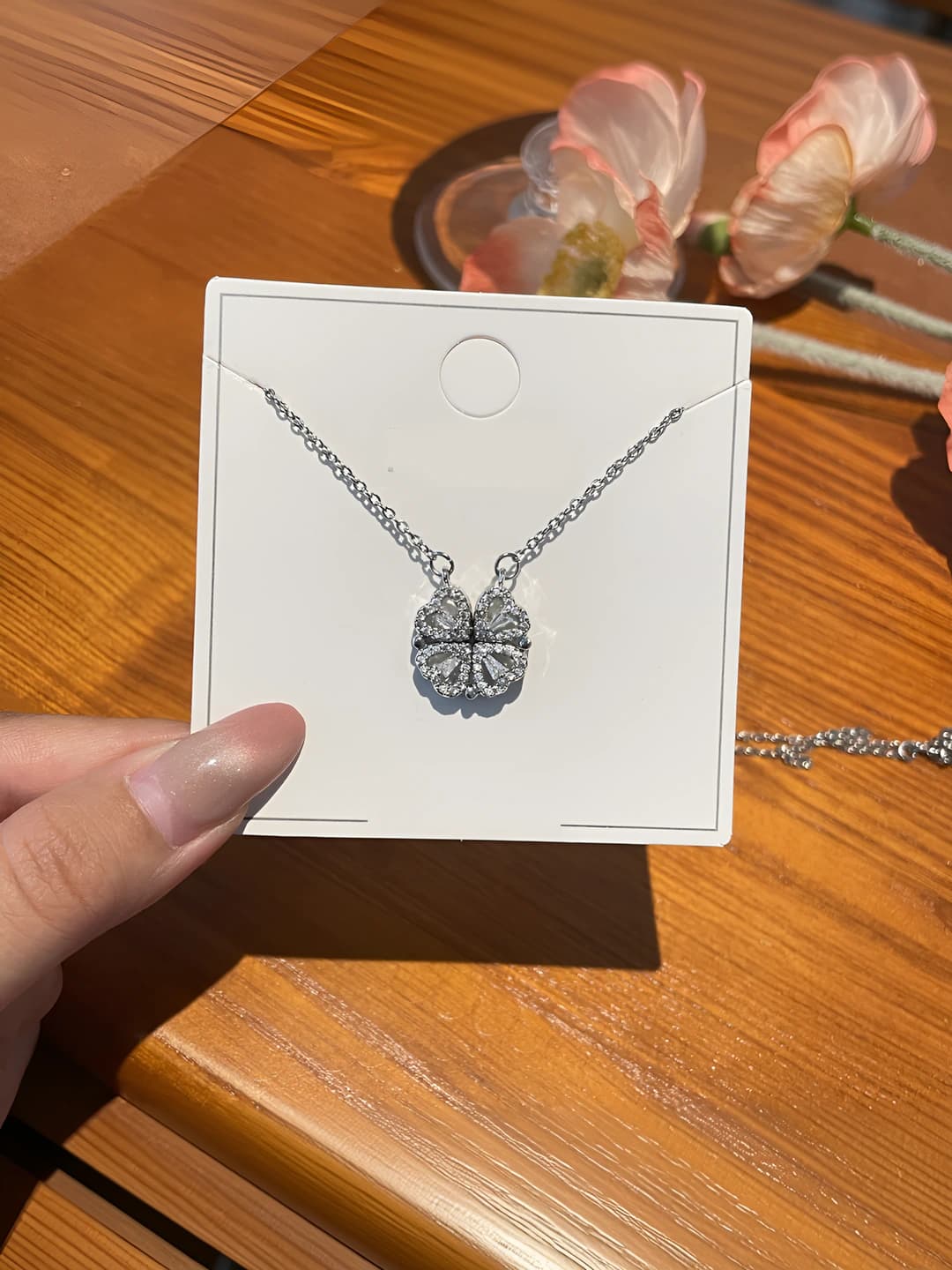 Silver openable clover necklace