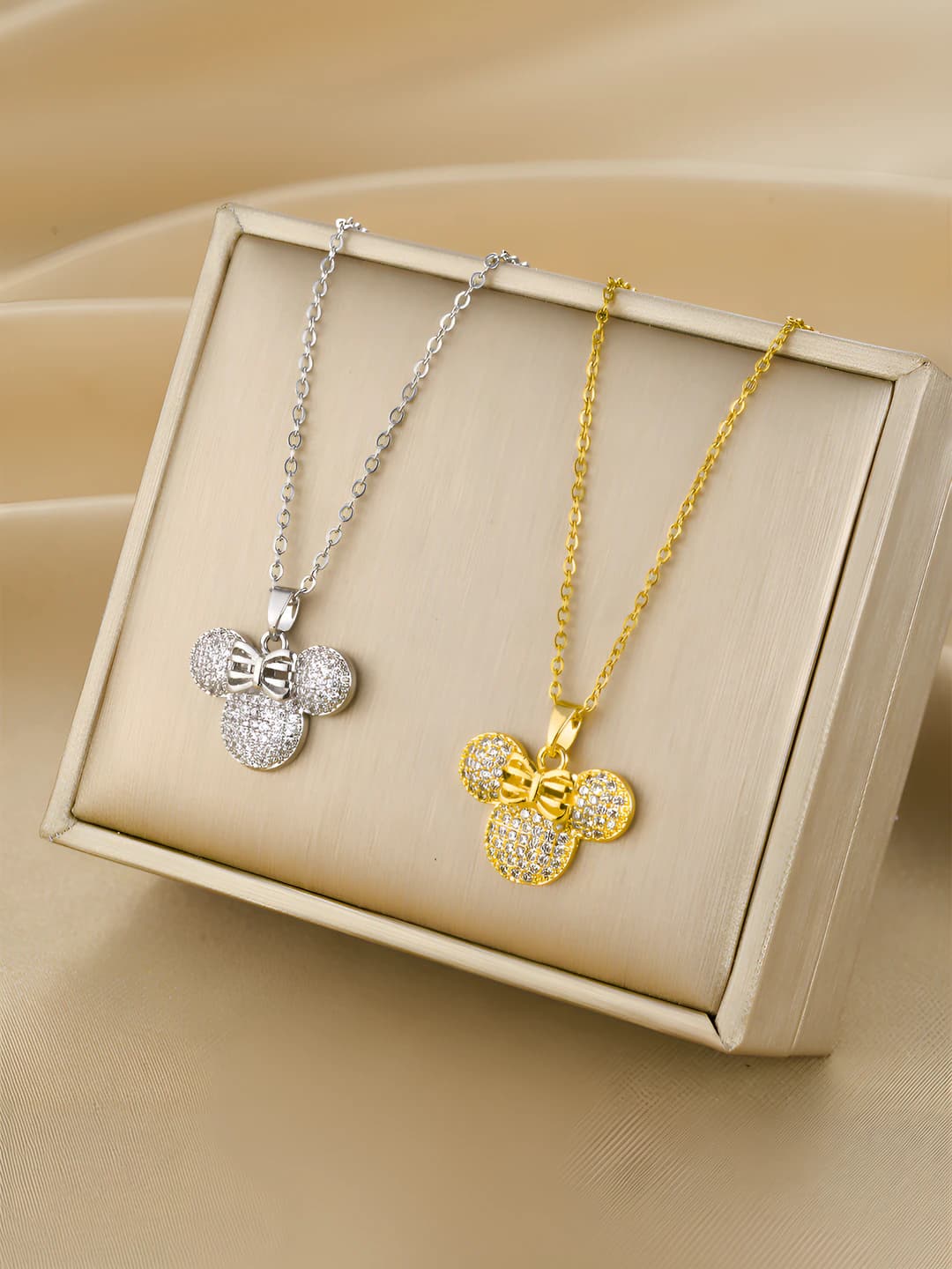 Ayollar uchun titan po'latdan shirin Mickey Mouse sohasi bo'lgan oddiy va shirin qisqa zanjir