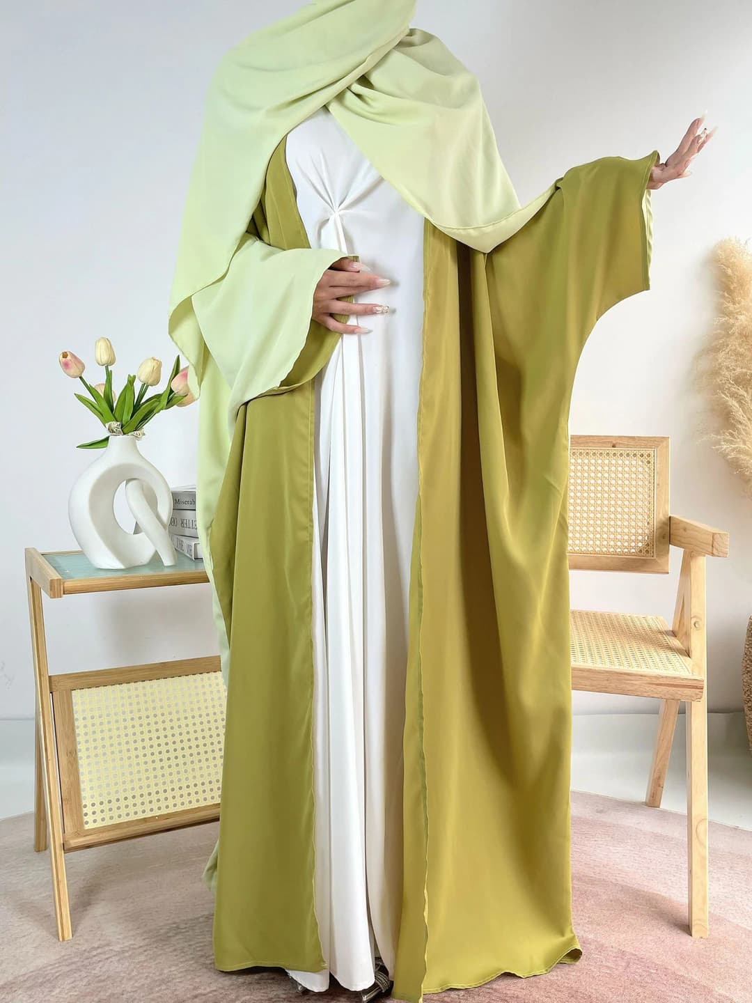 Women's modest abaya robe with head covering