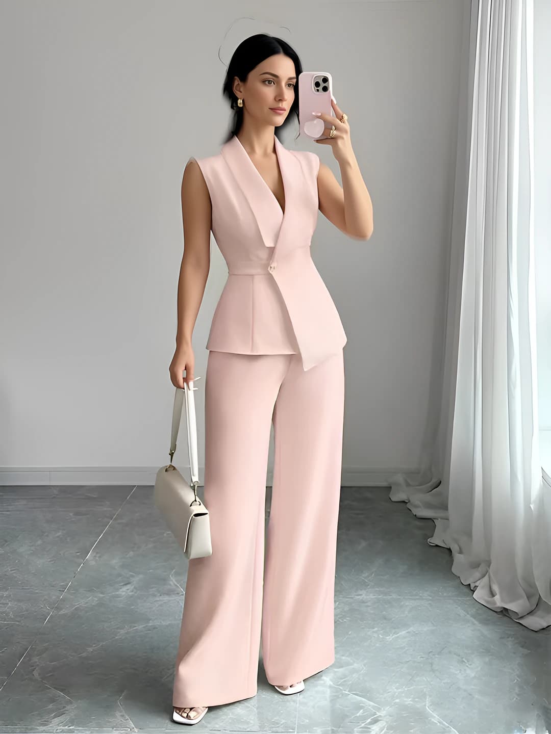 Розовый