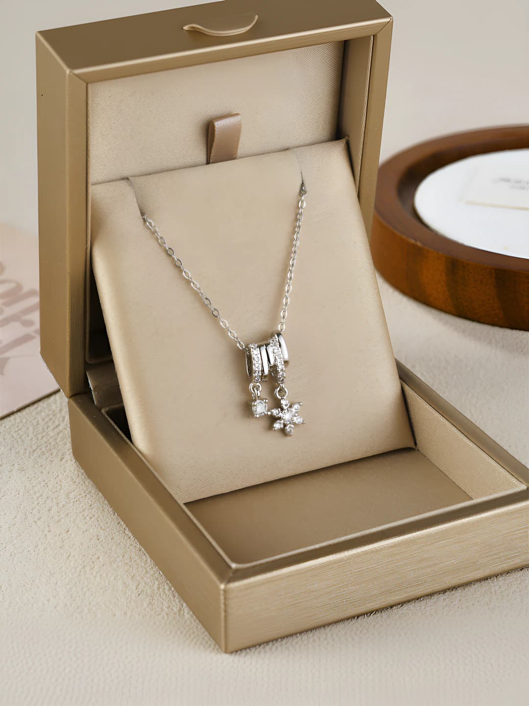 1012-Silver-Snowflake