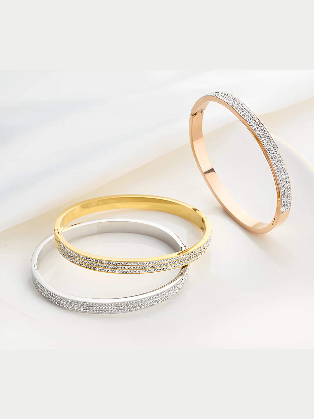 Women's titanium steel full diamond bangle, Korean style, non-fading, city stars pattern, individual and versatile, fashionable hand accessory