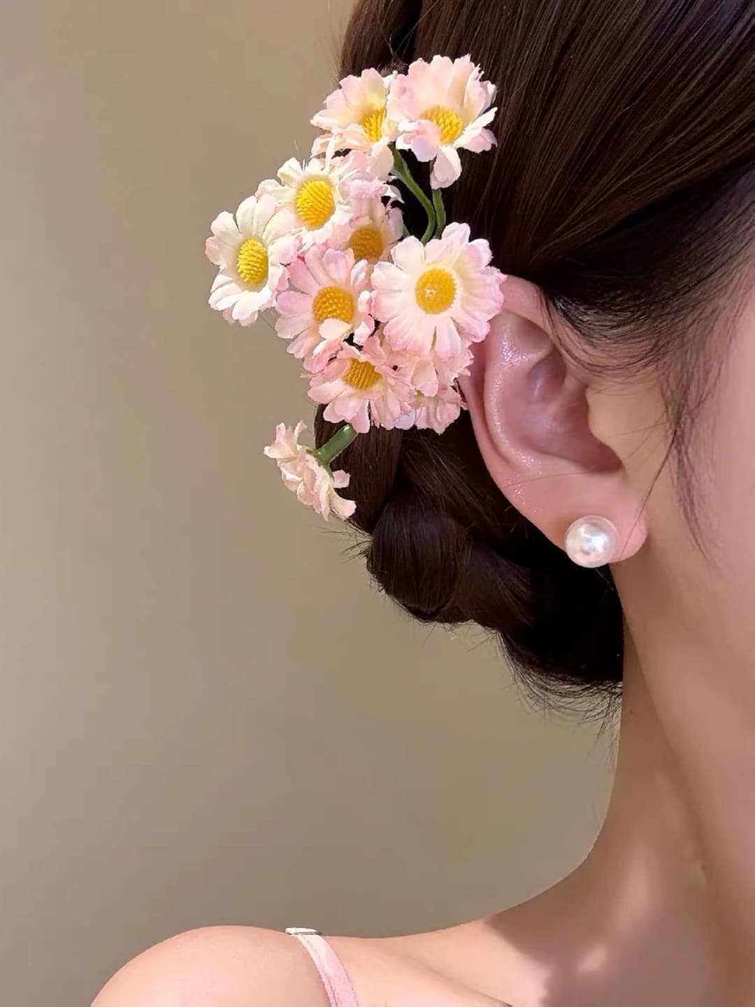 Pink daisy hair pin
