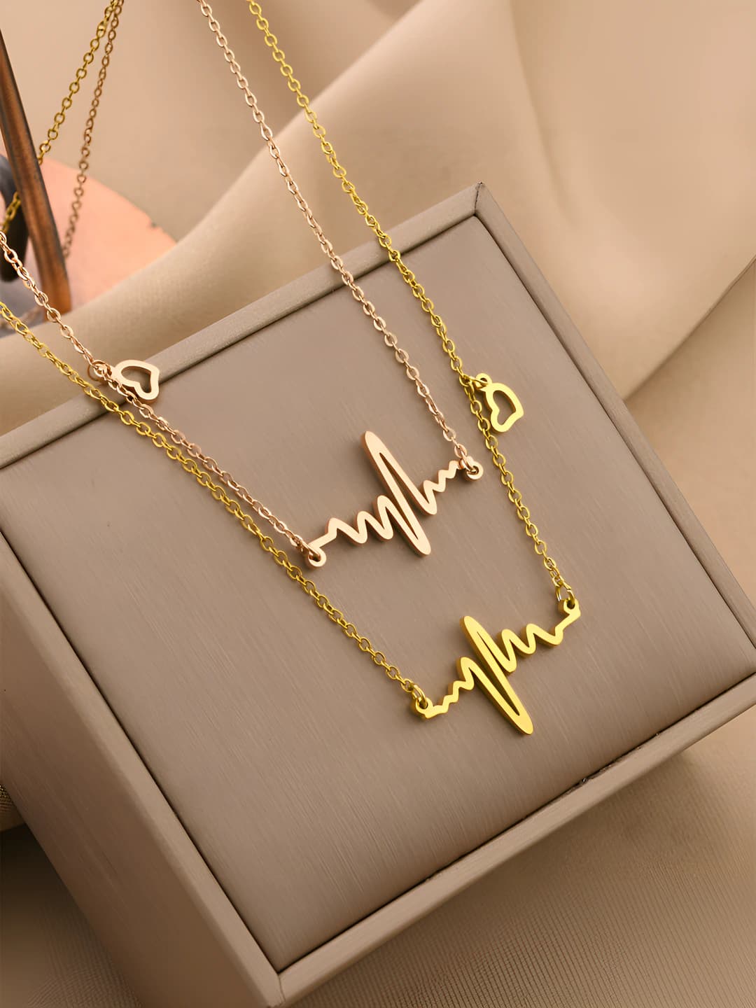 Women's titanium steel chain necklace with heartbeat pendant, O-link chain, minimalist style