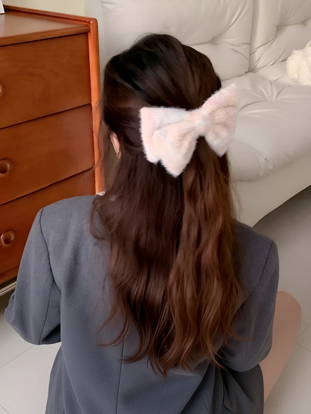 Women's Korean style spring hair clip with cream gradient plush bow