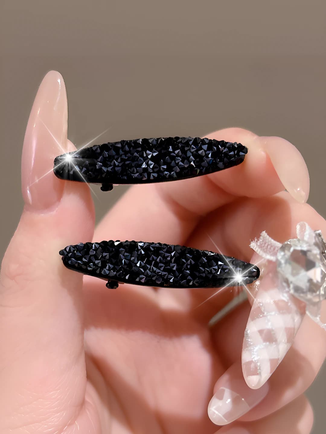 Teal crystal clip 1 pair, 3.5 cm