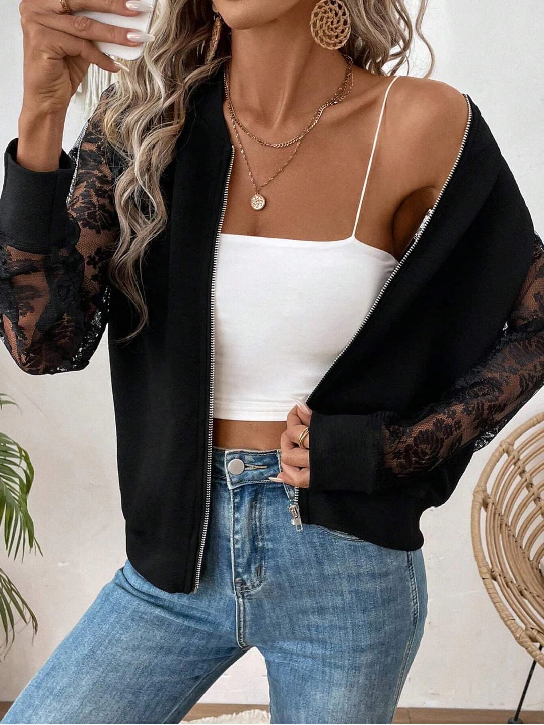 Women's lace-paneled zip-up light jacket for autumn-winter 2026, long sleeve