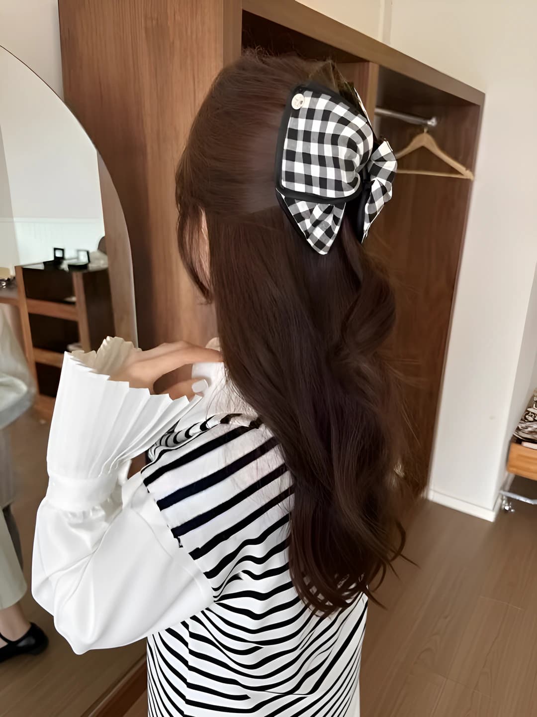 Large plaid clip