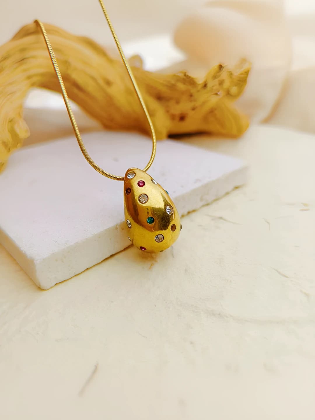 86588-Colored Diamond Gold