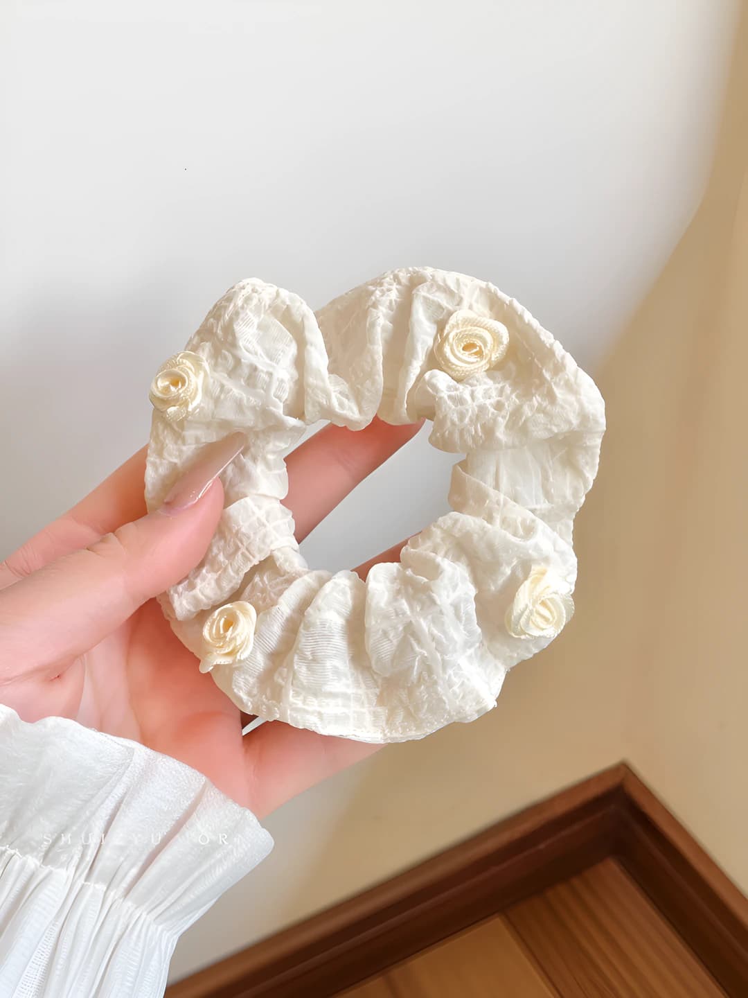 11# Beige floral 8 cm