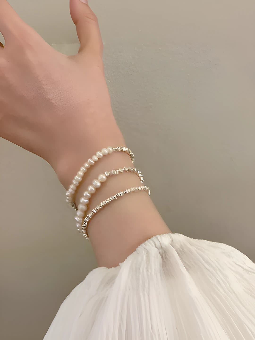 Women's baroque style artificial pearl bracelet: handmade, geometric shape, round design element, business style