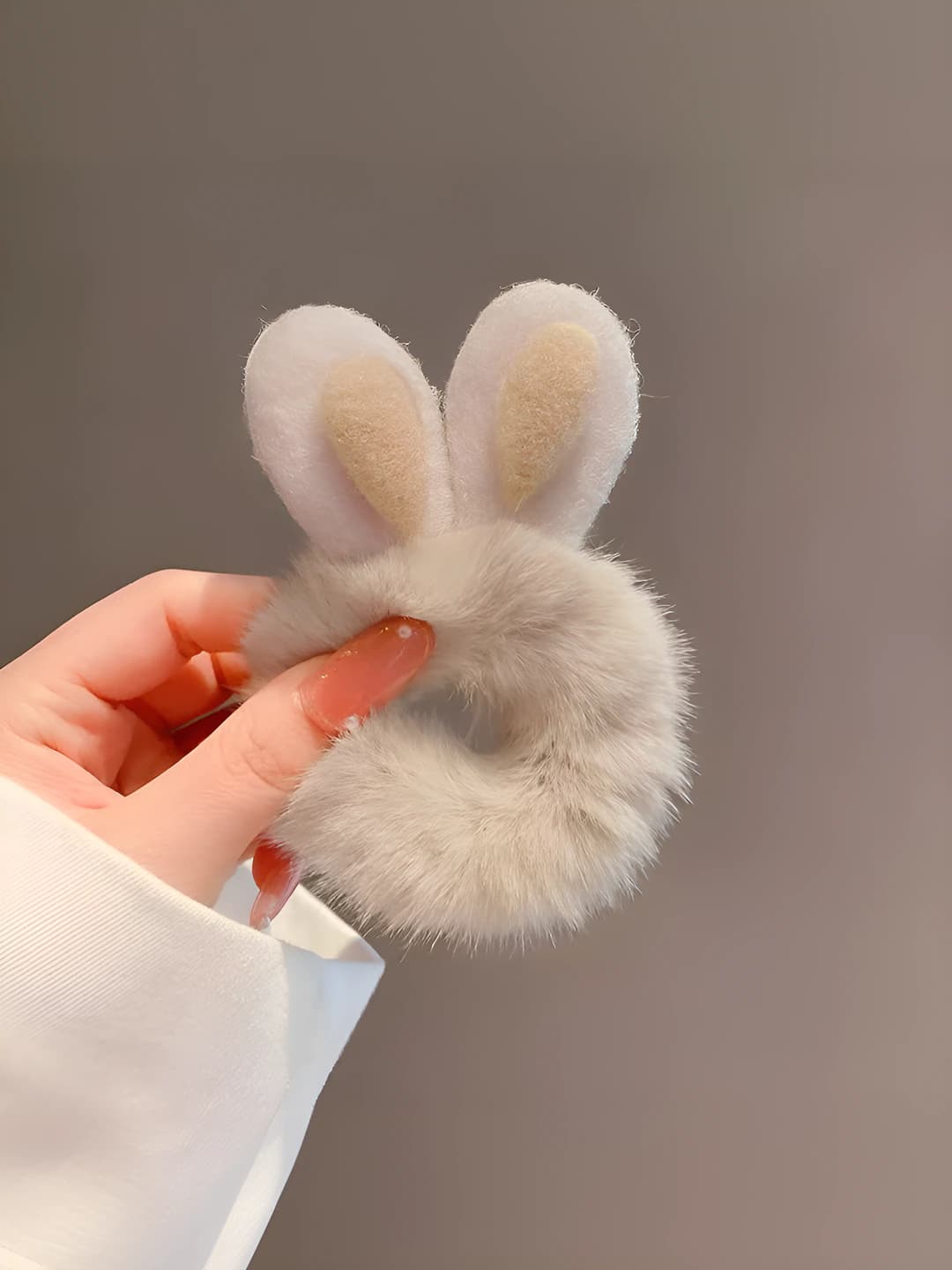 6# Beige-brown ears
