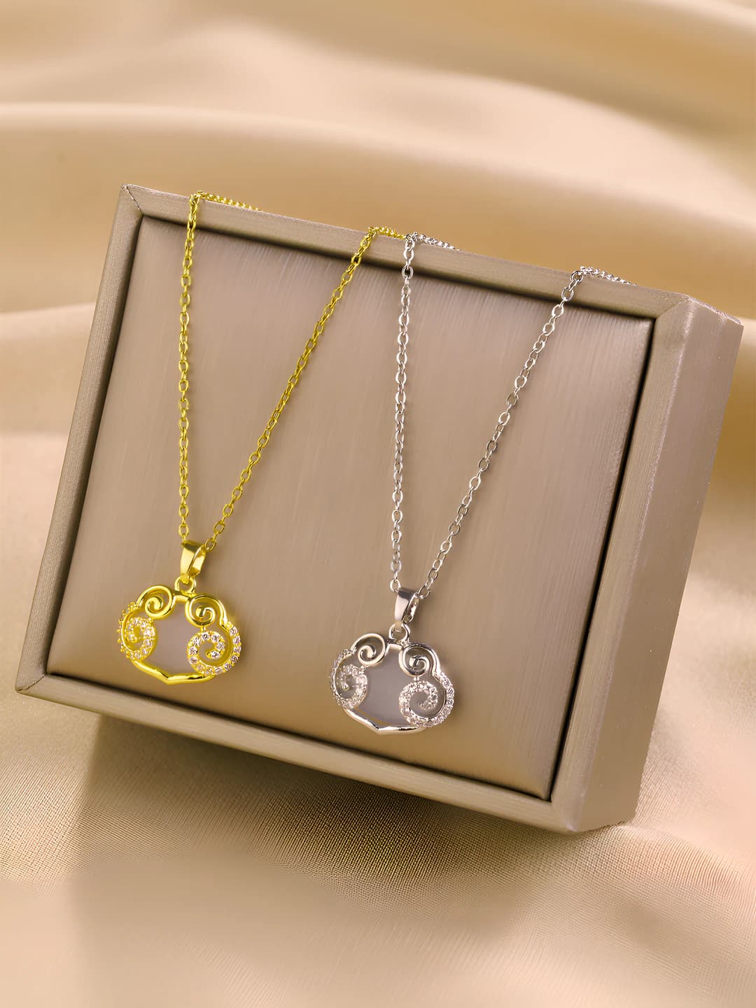 Women's titanium steel necklace with gold plating and zircon, safety lock pendant, shiny O-chain