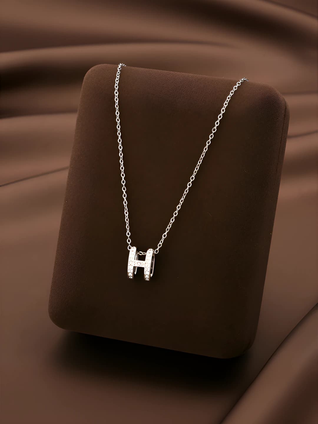 Silver 0 letter chain