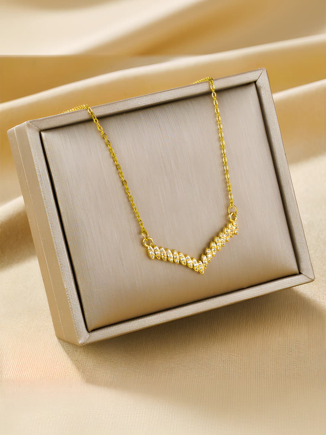 9032-Gold, large V