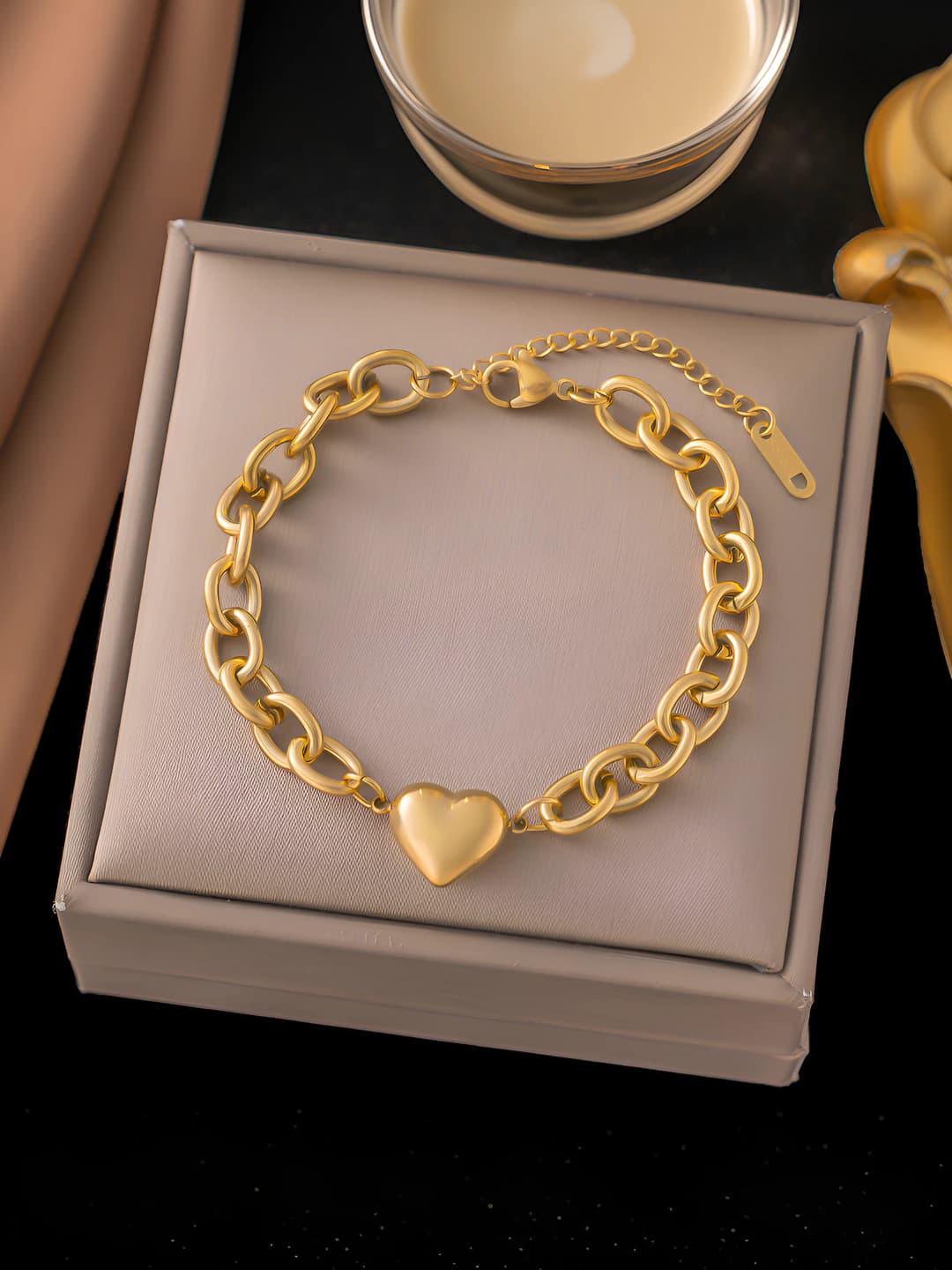 Heart thick chain gold