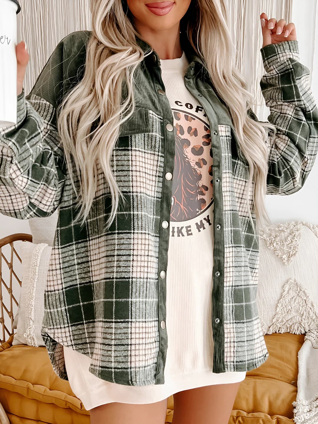 Women's 2026 winter plaid flannel shirt jacket, long sleeve, loose fit, lapel collar, casual style