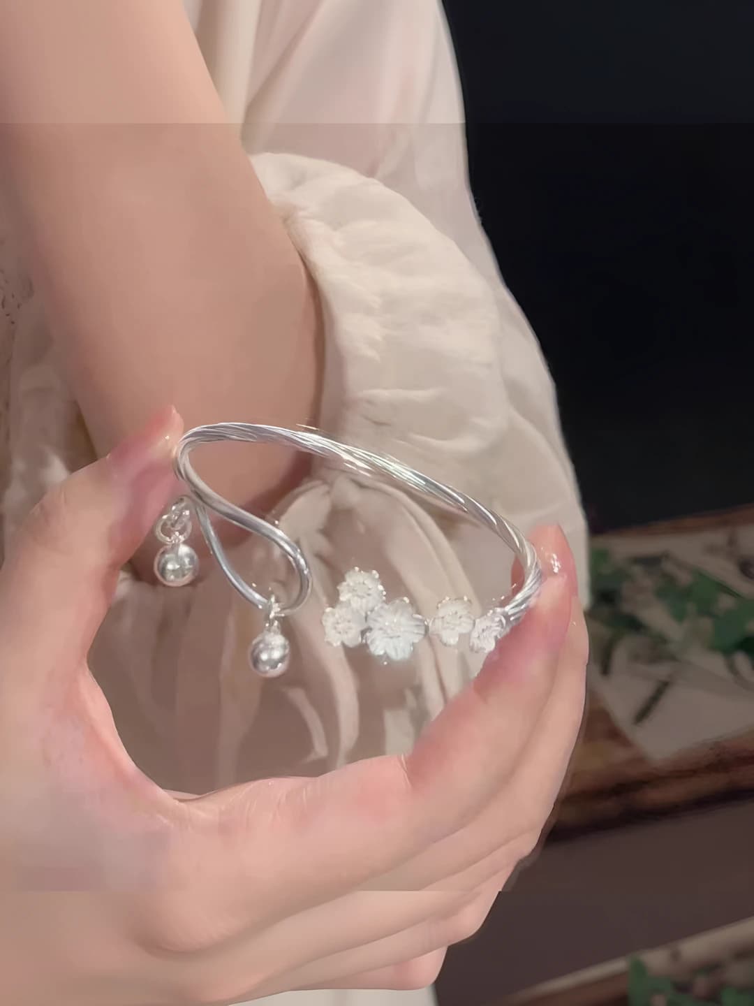 M767 Shox guli qo'ng'iroq qo'l zanjir