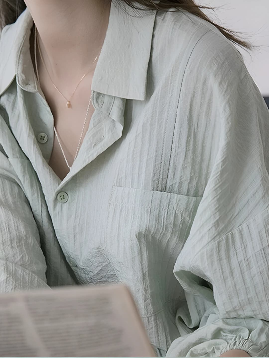 Ayollar uchun uzun yengli yupqa ko'ylak-shirt, POLO yoqa, bo'sh (oversize) kesim, quyoshdan himoyalovchi, past bo'ylilar uchun