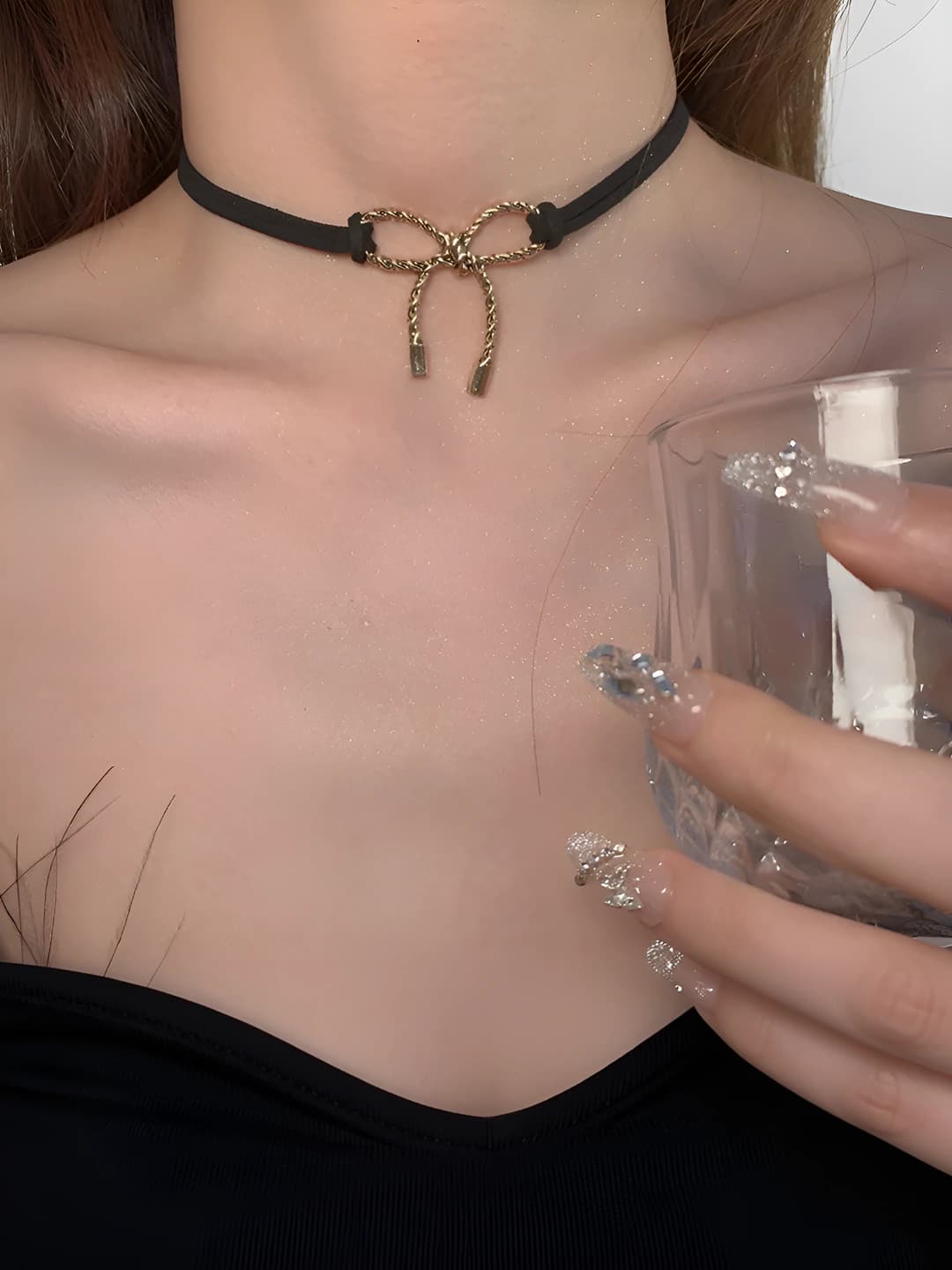 Ayollar uchun qora rangdagi baquqali choker, qora uslubdagi shirin va salqin dizayn elementli bo'yn zanjiri
