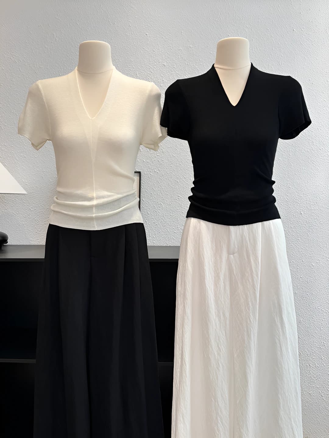 Women's summer V-neck short-sleeve knit top, slim fit, slimming, solid colour, minimalist style