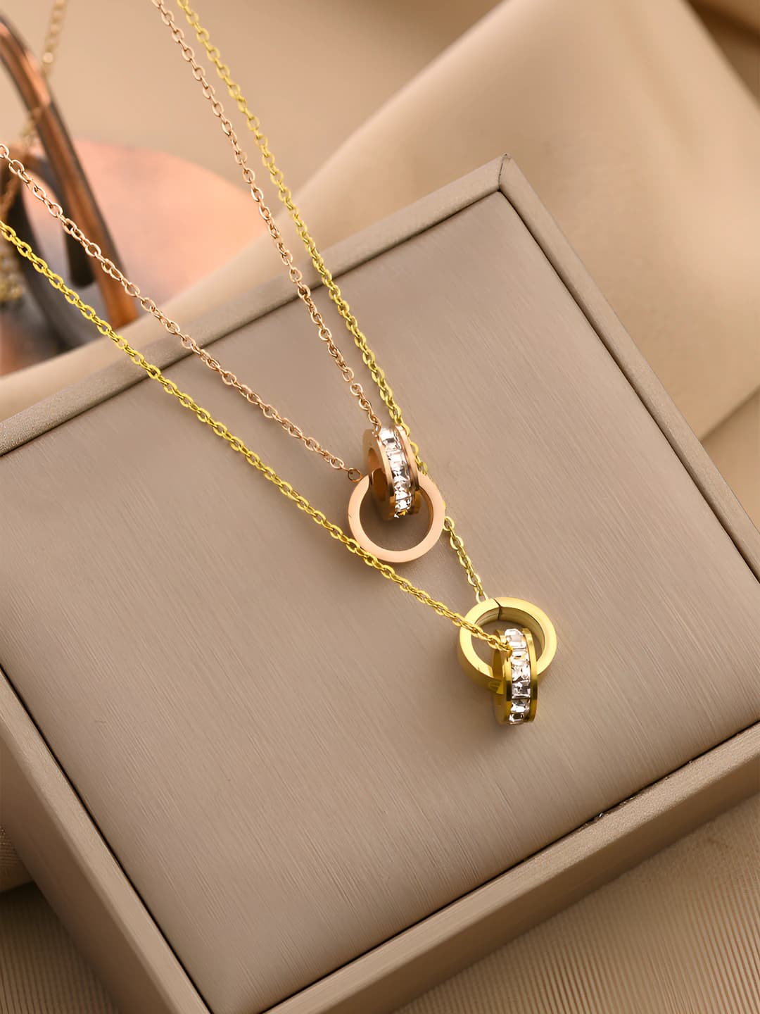 Women's titanium steel chain necklace with pendant, design element: golden toad, lucky cat, fortune symbol
