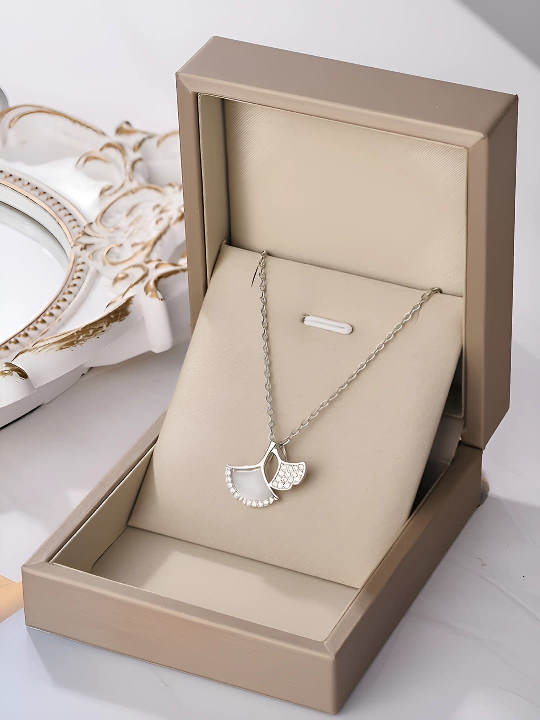 8905-Silver