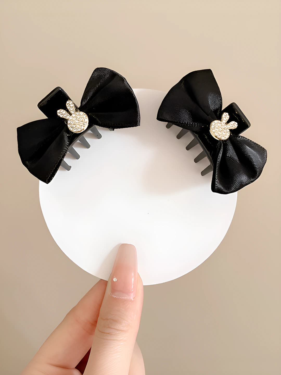 Rabbit bow, 1 pair, ~3.5 cm