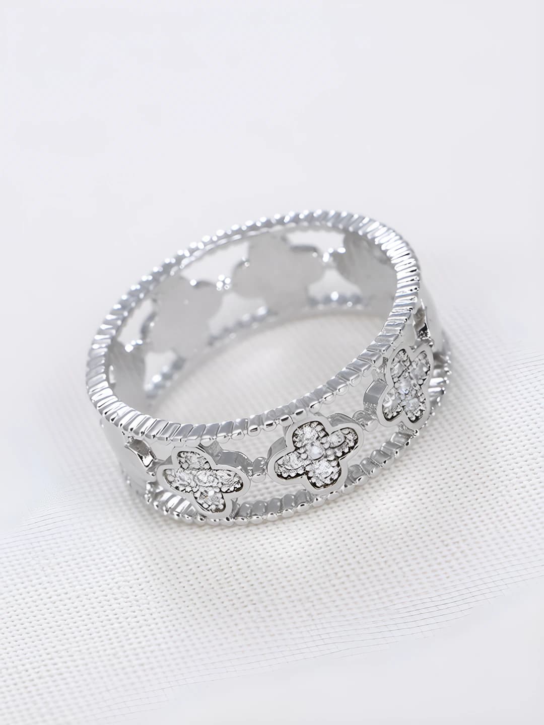 White gold ring size 6