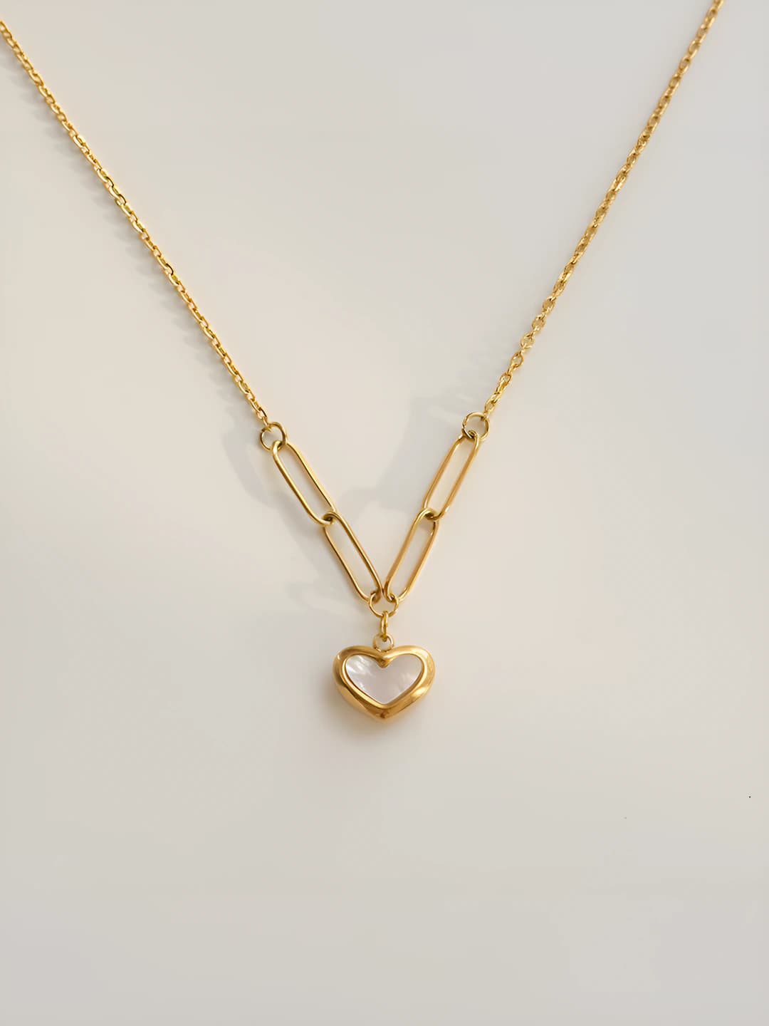 Women's 18k gold plated titanium steel chain necklace, heart shape, real shell, sweater chain